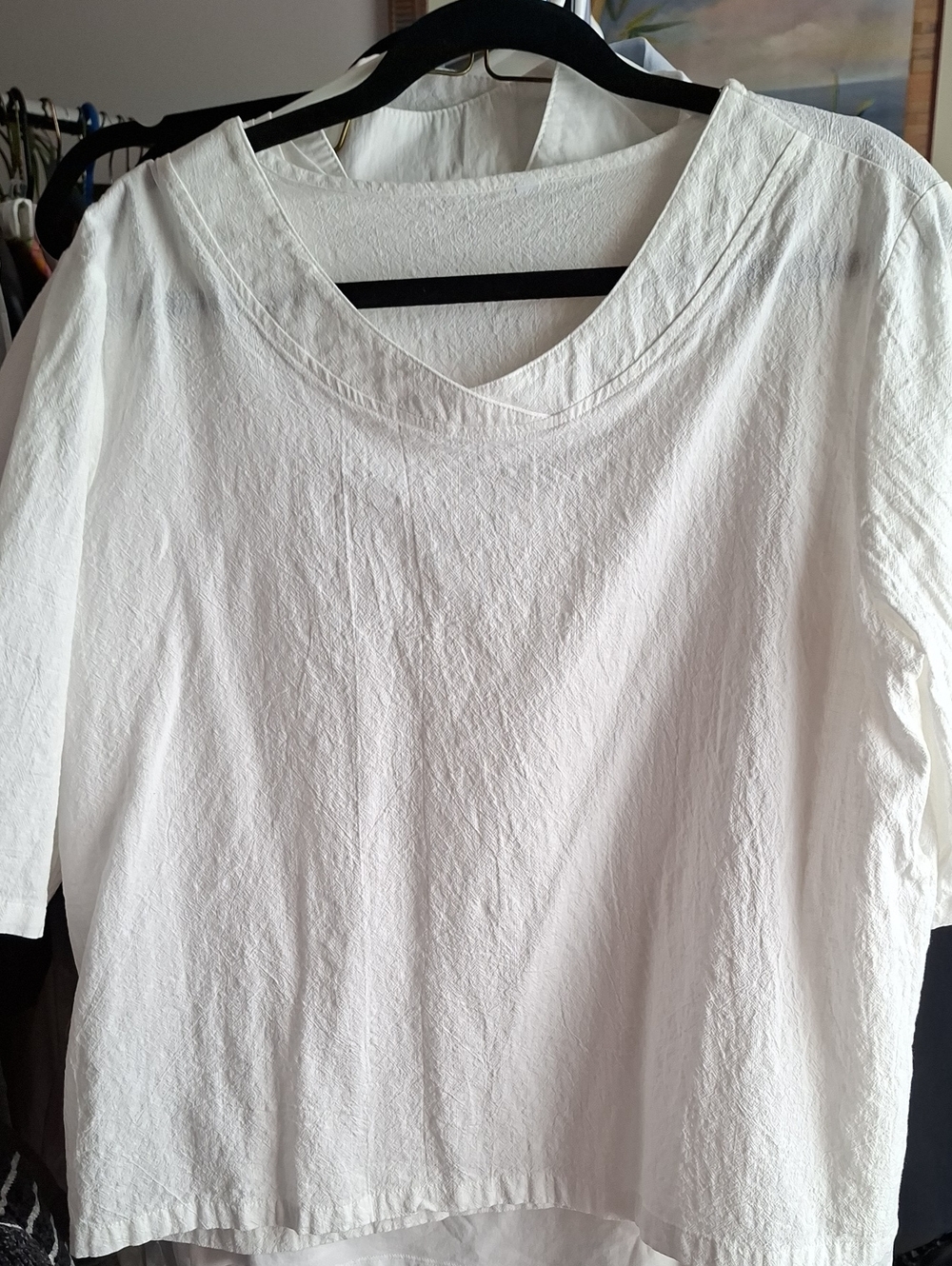 Women's White Scoop Neck Short Sleeve Tee by